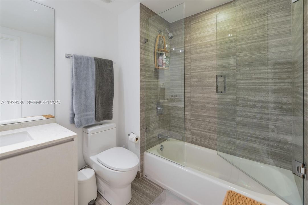 出租: $3,100 (0 贝兹, 1 浴室, 442 平方英尺)