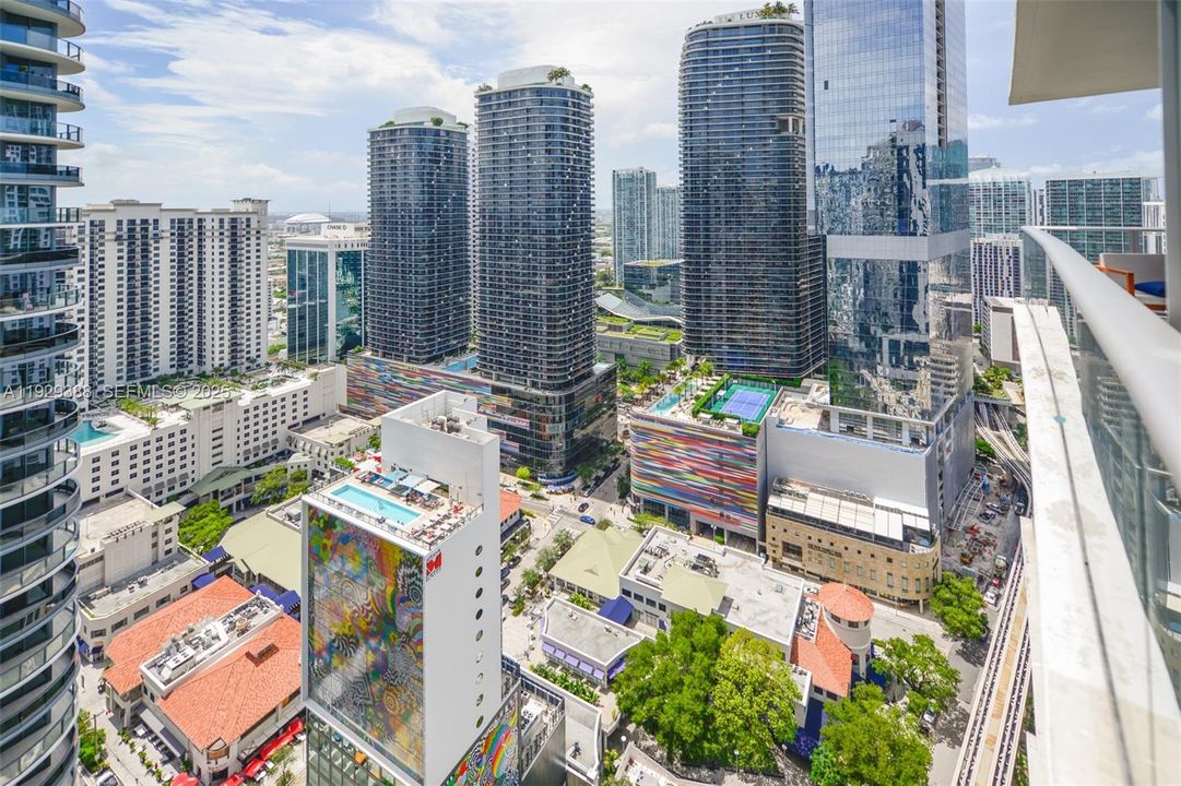 出租: $3,100 (0 贝兹, 1 浴室, 442 平方英尺)