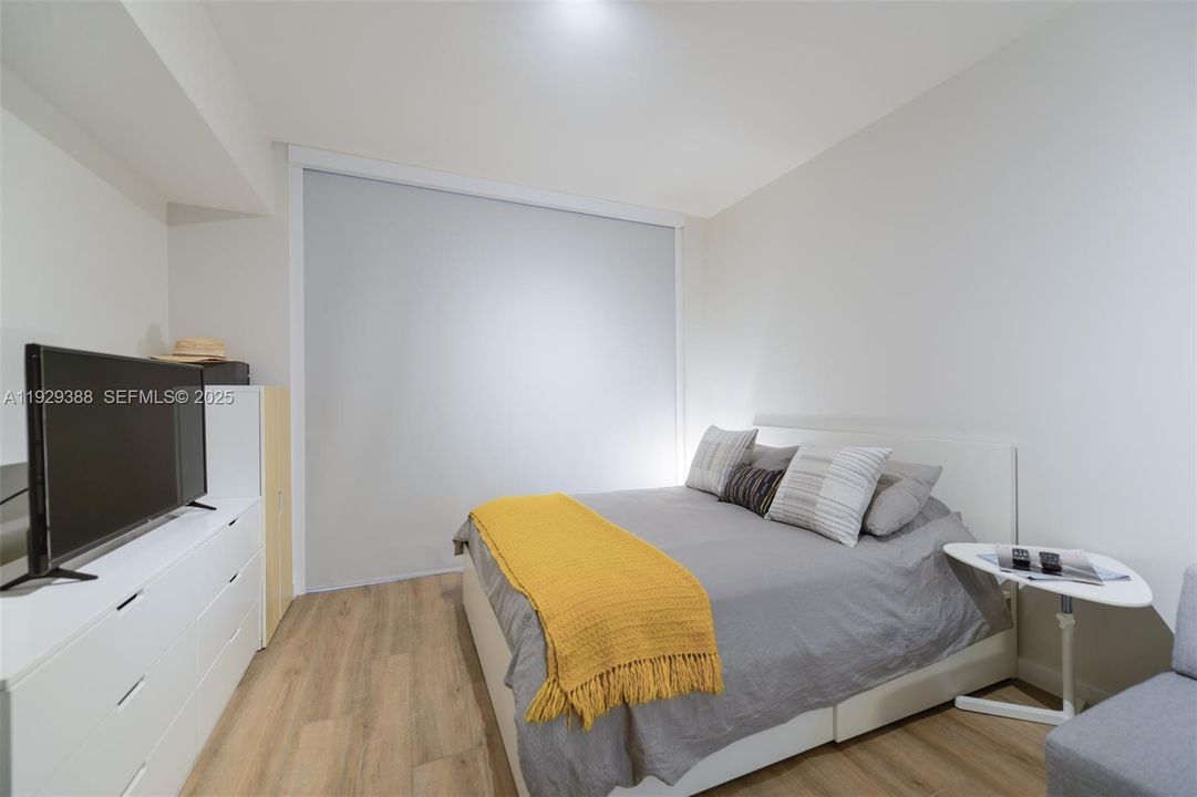 出租: $3,100 (0 贝兹, 1 浴室, 442 平方英尺)