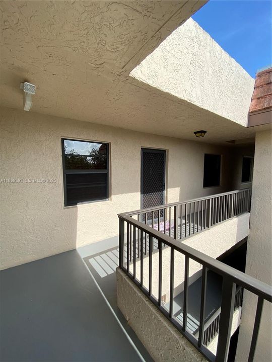 For Rent: $2,295 (2 beds, 2 baths, 940 Square Feet)