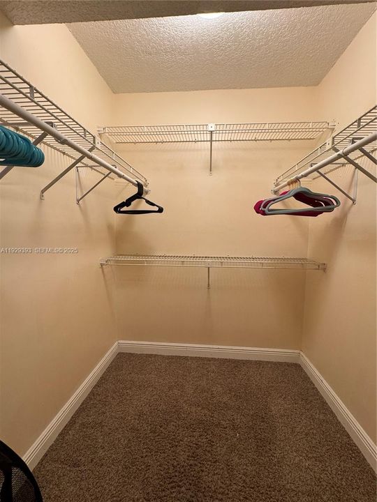 For Rent: $2,295 (2 beds, 2 baths, 940 Square Feet)