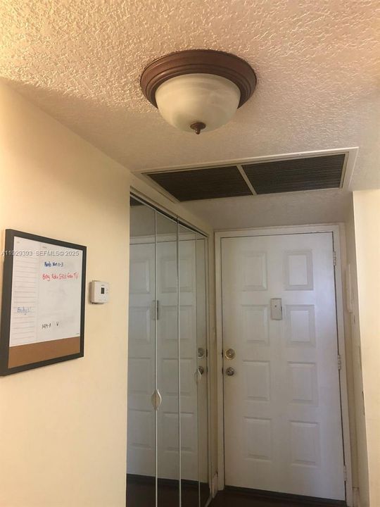 For Rent: $2,295 (2 beds, 2 baths, 940 Square Feet)