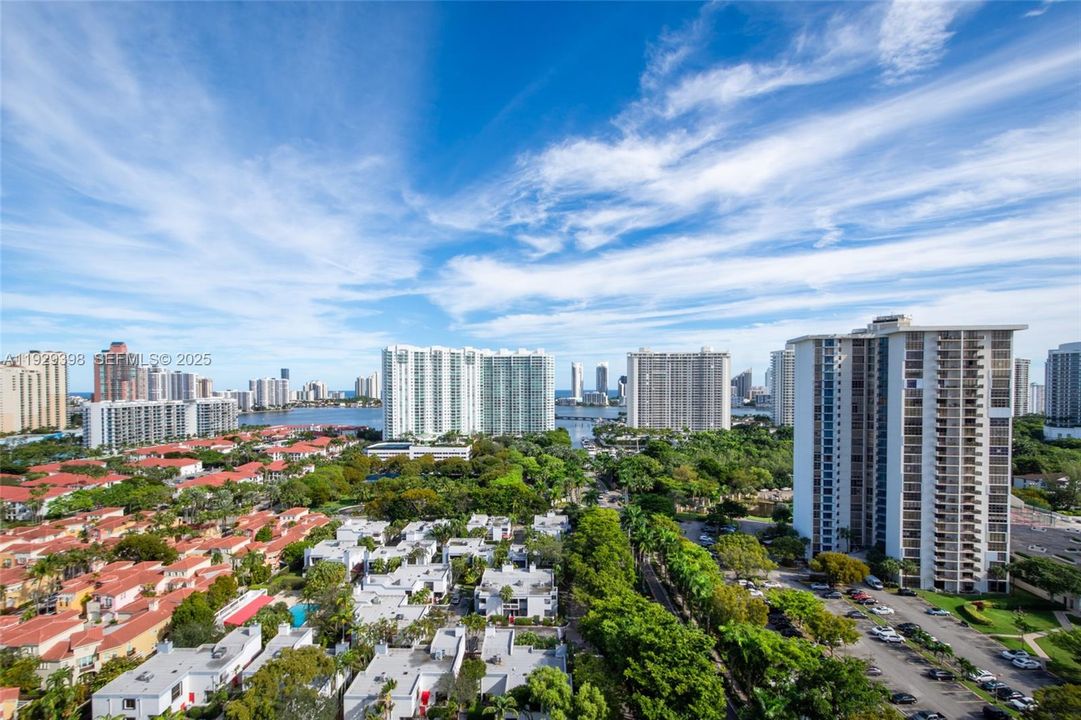 待售: $399,500 (2 贝兹, 2 浴室, 2132 平方英尺)