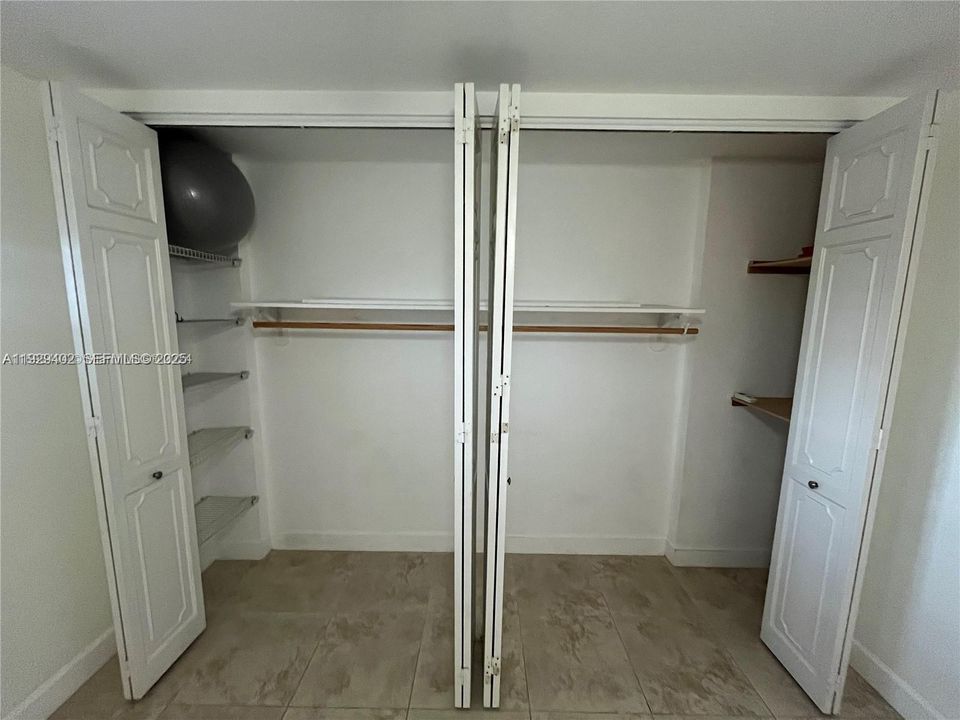 For Rent: $1,700 (2 beds, 2 baths, 900 Square Feet)