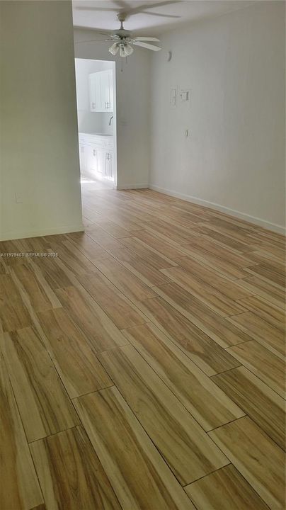 В аренду: $1,800 (0 спален, 1 ванн, 420 Квадратных фут)