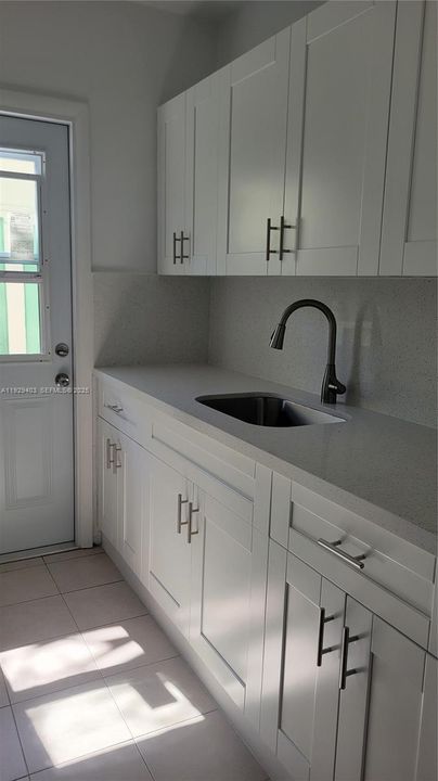 В аренду: $1,800 (0 спален, 1 ванн, 420 Квадратных фут)