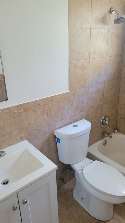 В аренду: $1,800 (0 спален, 1 ванн, 420 Квадратных фут)