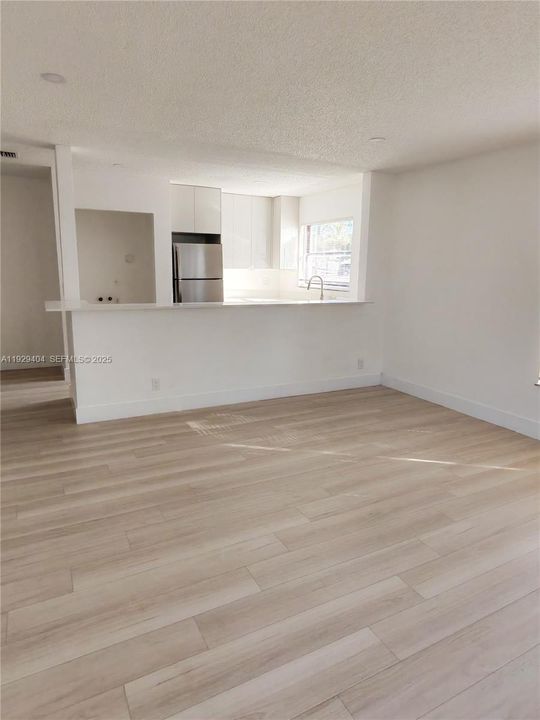 En Renta: $2,400 (2 camas, 2 baños, 855 Pies cuadrados)