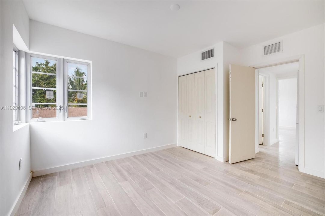 For Rent: $1,850 (2 beds, 1 baths, 598 Square Feet)