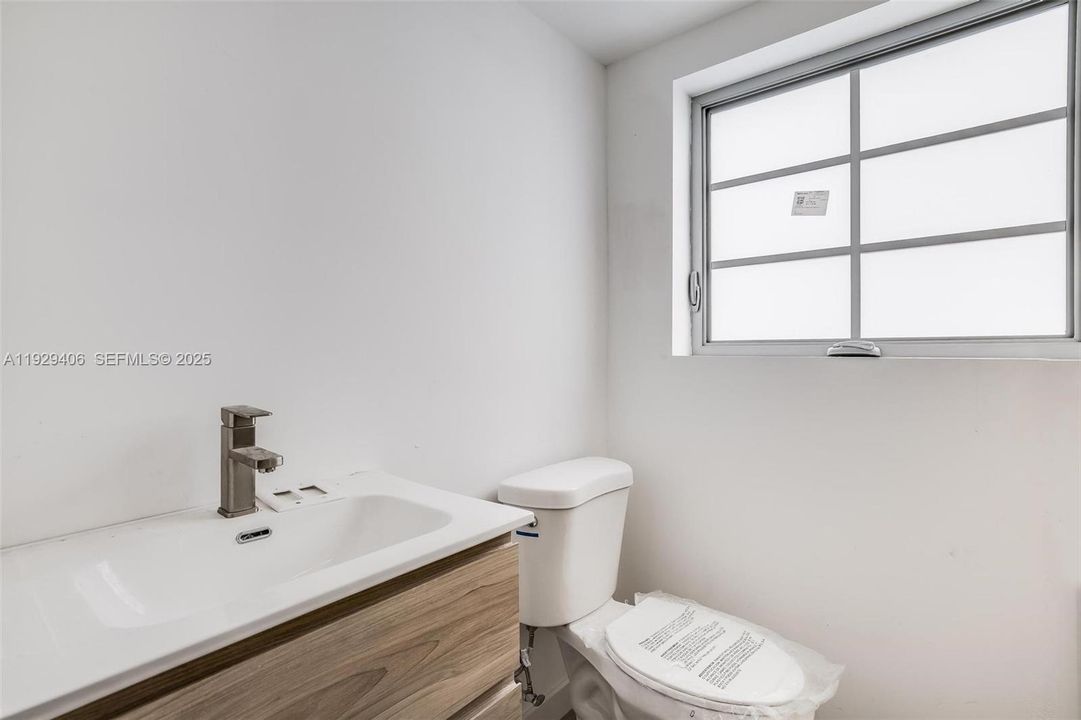 For Rent: $1,850 (2 beds, 1 baths, 598 Square Feet)