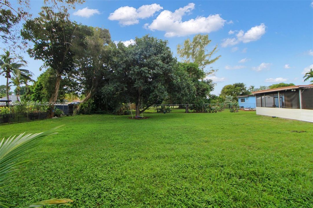 待售: $725,000 (4 贝兹, 3 浴室, 1965 平方英尺)