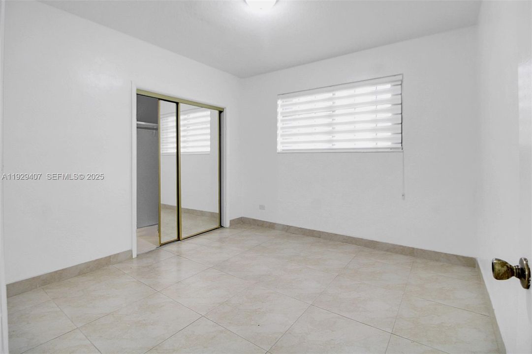 待售: $725,000 (4 贝兹, 3 浴室, 1965 平方英尺)