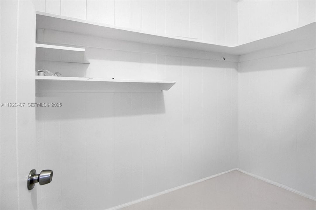 待售: $725,000 (4 贝兹, 3 浴室, 1965 平方英尺)