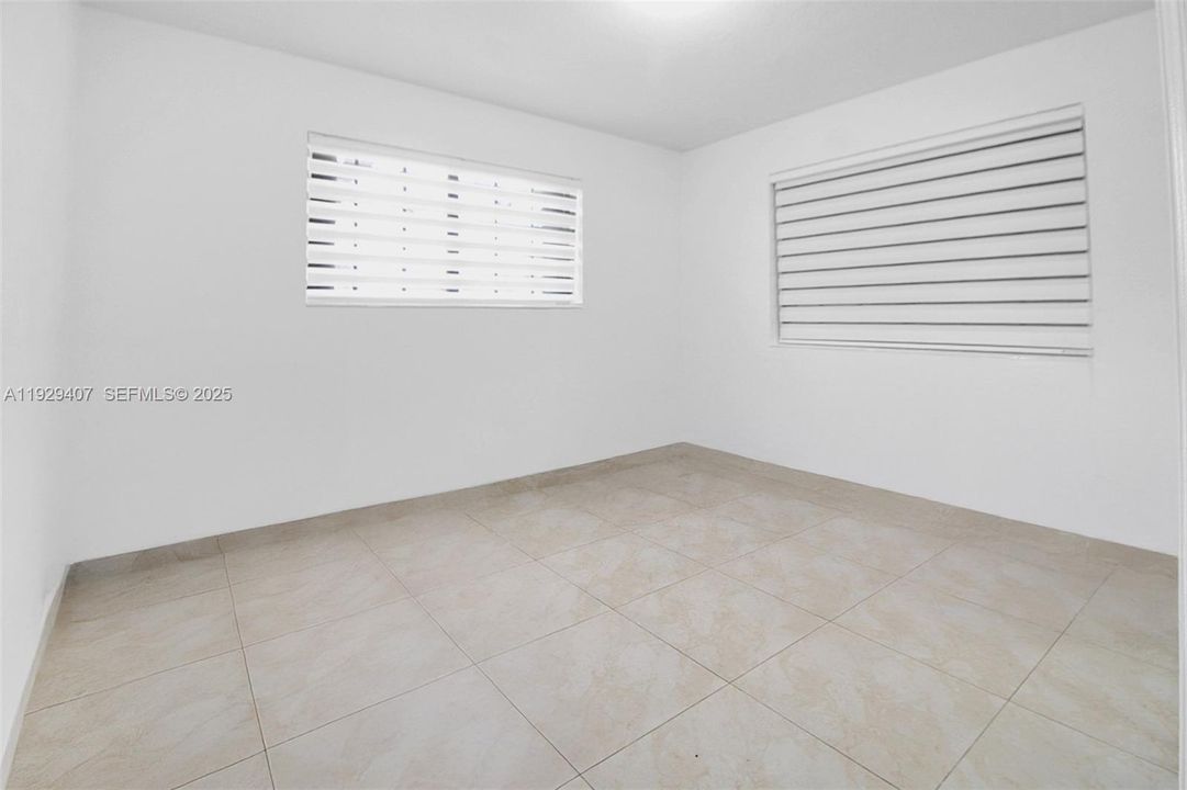 待售: $725,000 (4 贝兹, 3 浴室, 1965 平方英尺)