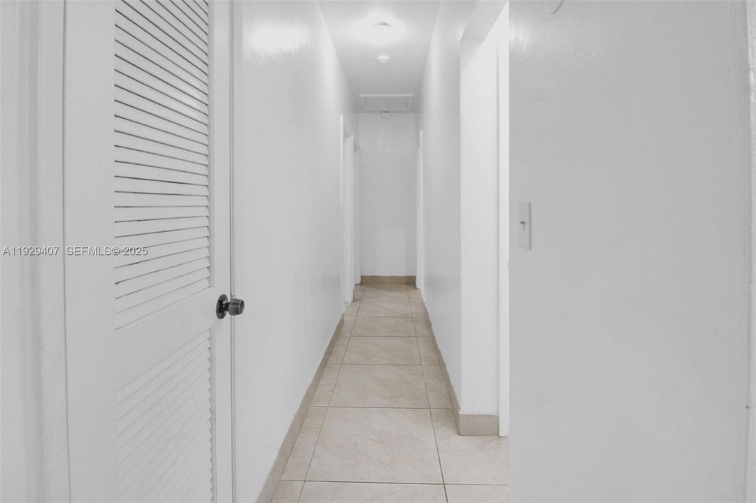 待售: $725,000 (4 贝兹, 3 浴室, 1965 平方英尺)