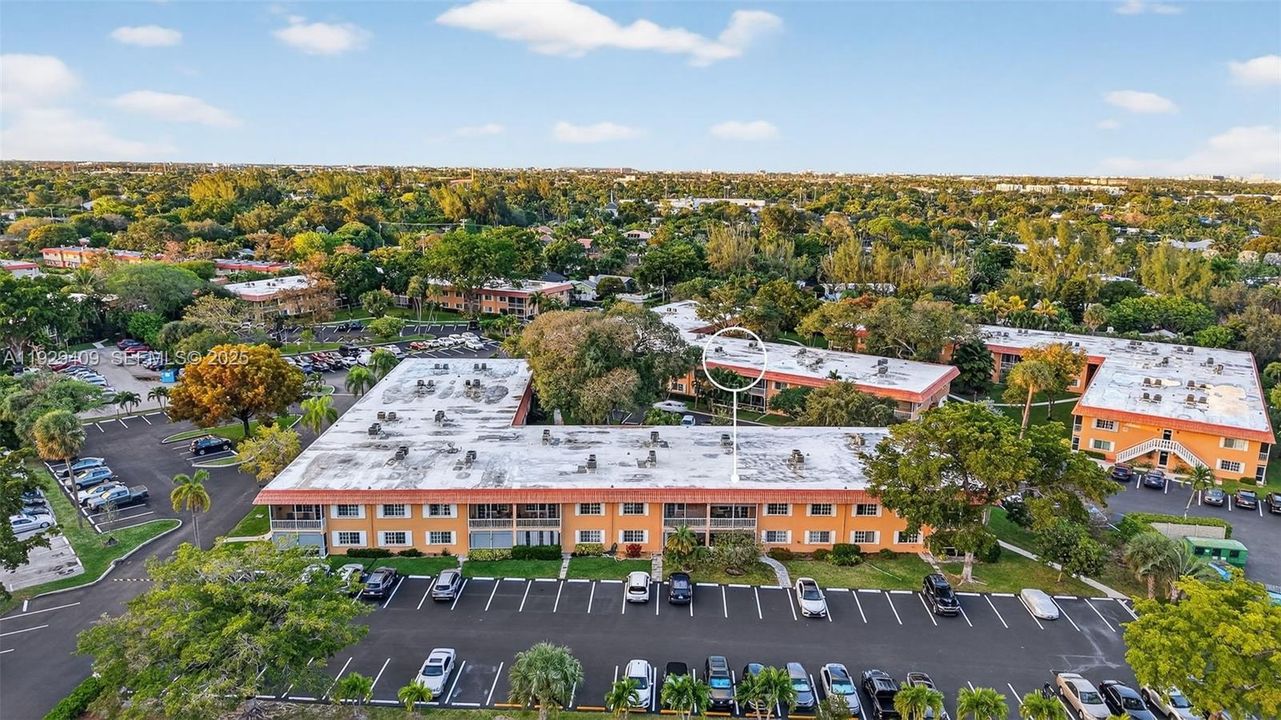 En Venta: $275,000 (2 camas, 2 baños, 1200 Pies cuadrados)