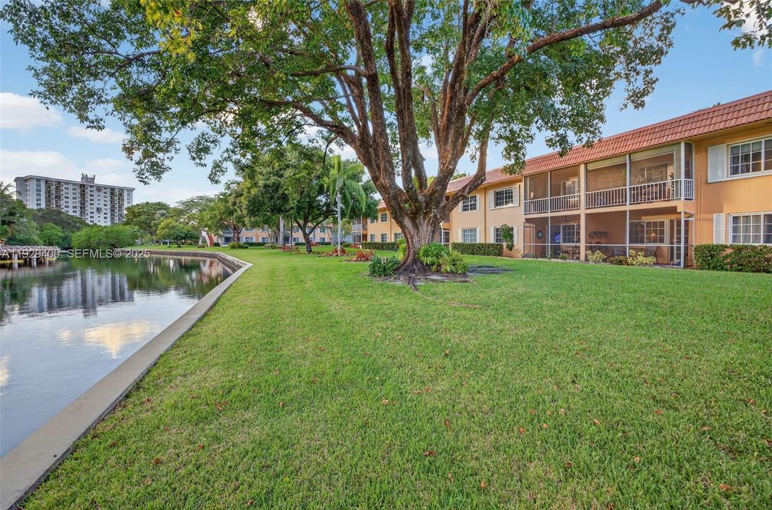 En Venta: $275,000 (2 camas, 2 baños, 1200 Pies cuadrados)