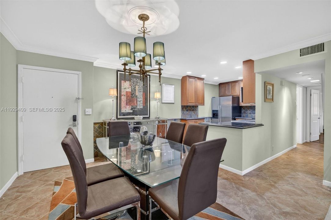 En Venta: $275,000 (2 camas, 2 baños, 1200 Pies cuadrados)