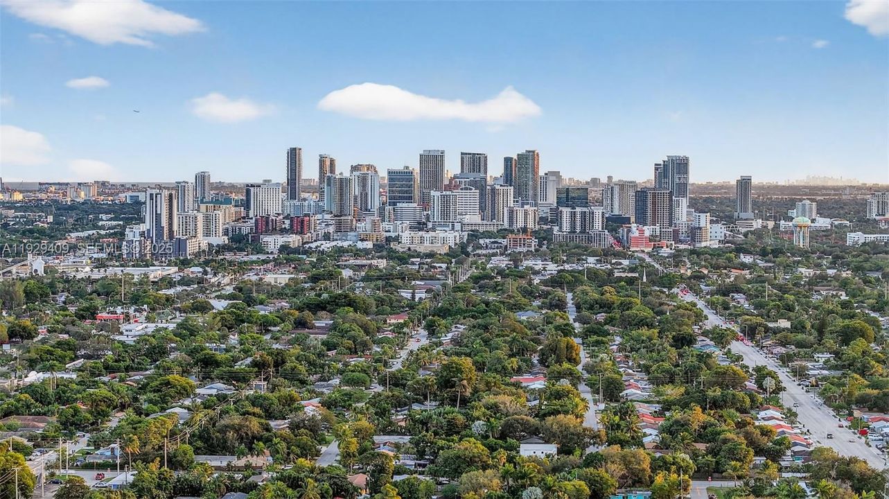 En Venta: $275,000 (2 camas, 2 baños, 1200 Pies cuadrados)