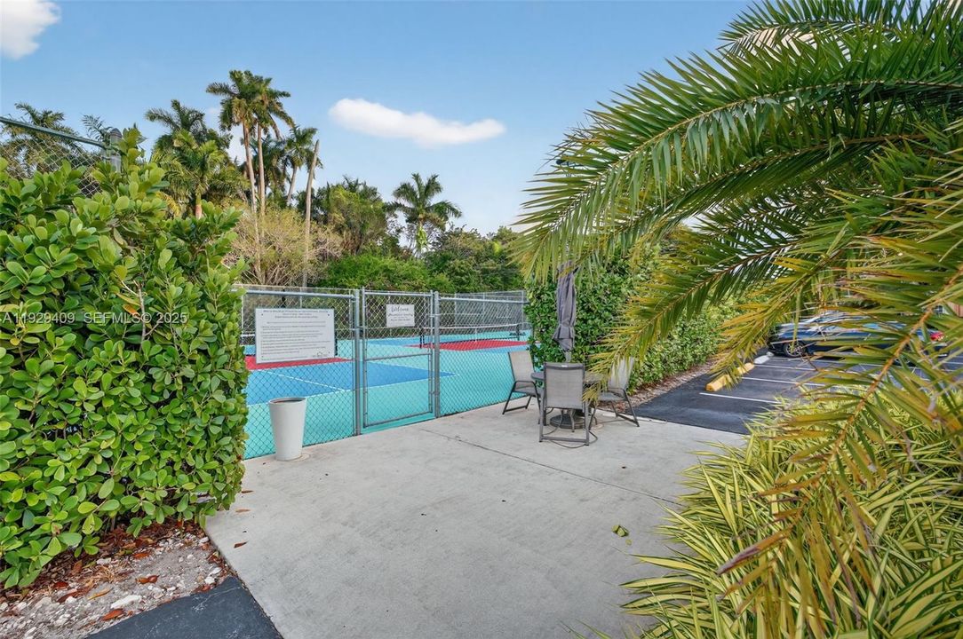 En Venta: $275,000 (2 camas, 2 baños, 1200 Pies cuadrados)