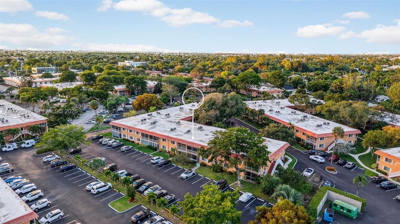 En Venta: $275,000 (2 camas, 2 baños, 1200 Pies cuadrados)