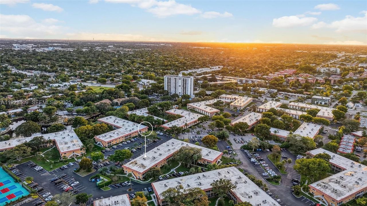 En Venta: $275,000 (2 camas, 2 baños, 1200 Pies cuadrados)