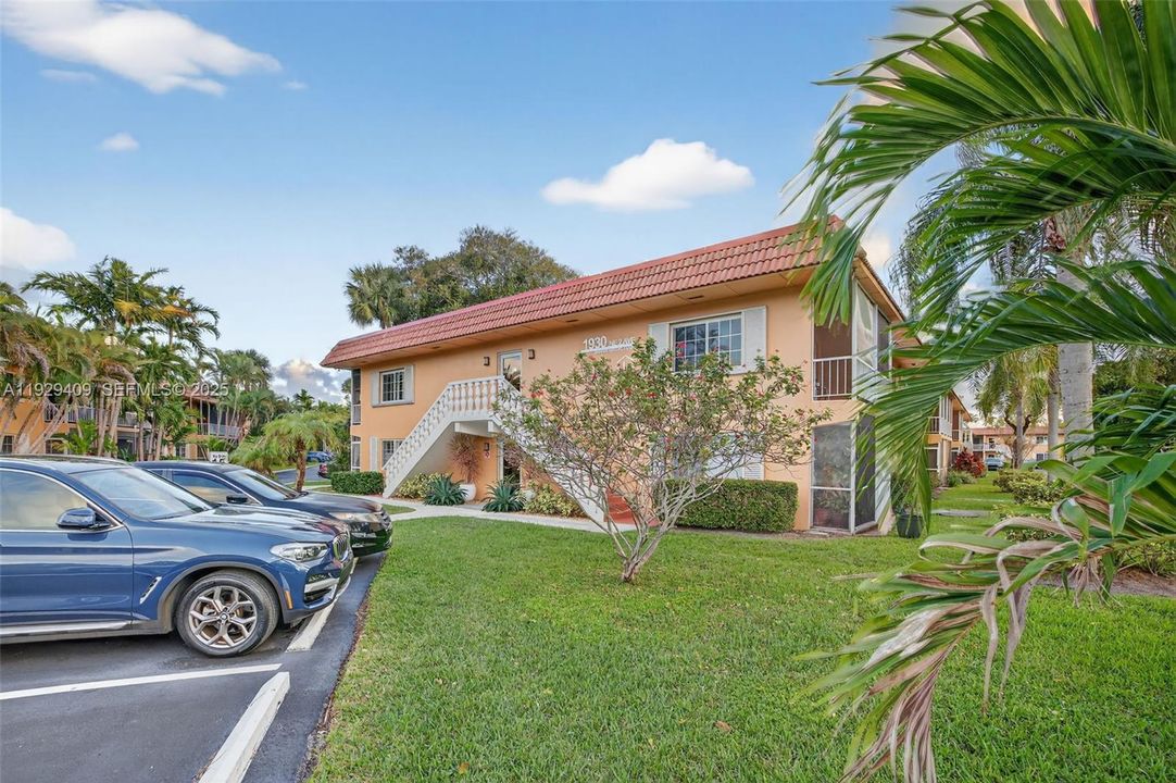 En Venta: $275,000 (2 camas, 2 baños, 1200 Pies cuadrados)