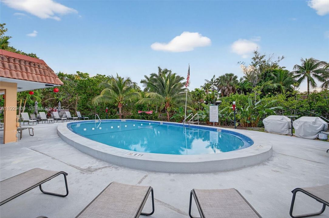 En Venta: $275,000 (2 camas, 2 baños, 1200 Pies cuadrados)