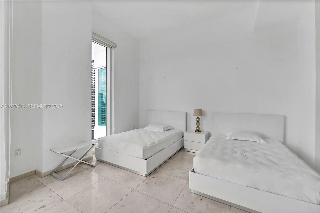 For Rent: $6,500 (2 beds, 2 baths, 1326 Square Feet)