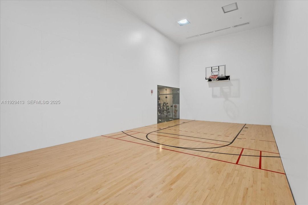 For Rent: $6,500 (2 beds, 2 baths, 1326 Square Feet)