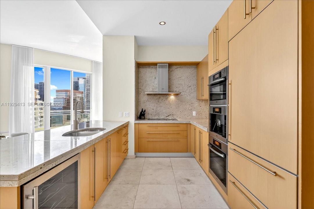 For Rent: $6,500 (2 beds, 2 baths, 1326 Square Feet)