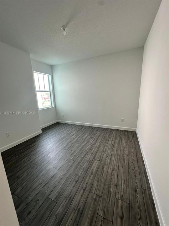 For Rent: $3,200 (3 beds, 2 baths, 1749 Square Feet)
