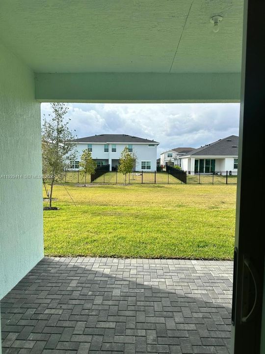 For Rent: $3,200 (3 beds, 2 baths, 1749 Square Feet)