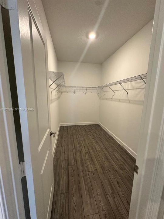 For Rent: $3,200 (3 beds, 2 baths, 1749 Square Feet)