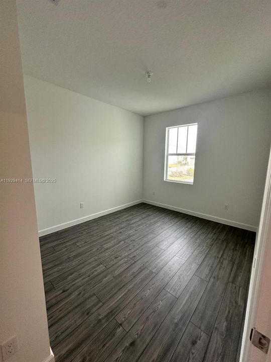 For Rent: $3,200 (3 beds, 2 baths, 1749 Square Feet)