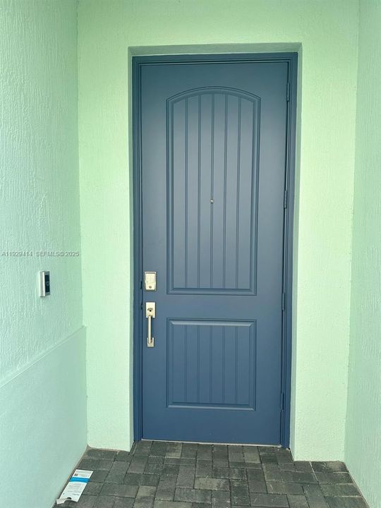 For Rent: $3,200 (3 beds, 2 baths, 1749 Square Feet)