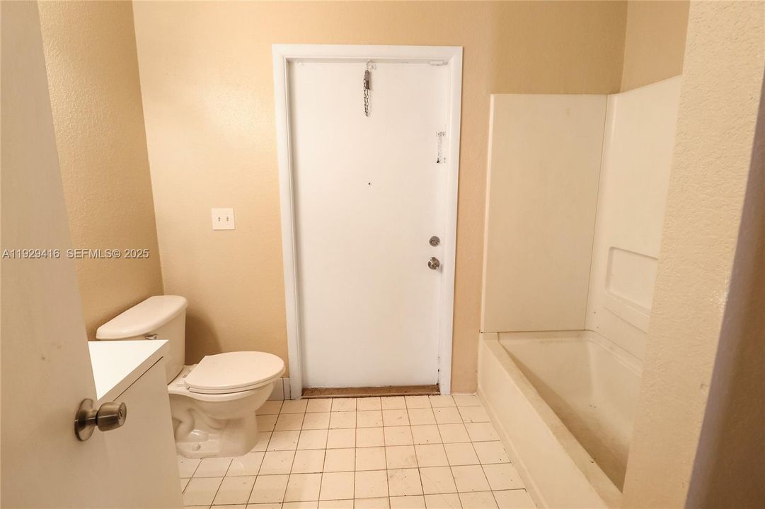 待售: $385,000 (4 贝兹, 2 浴室, 1285 平方英尺)