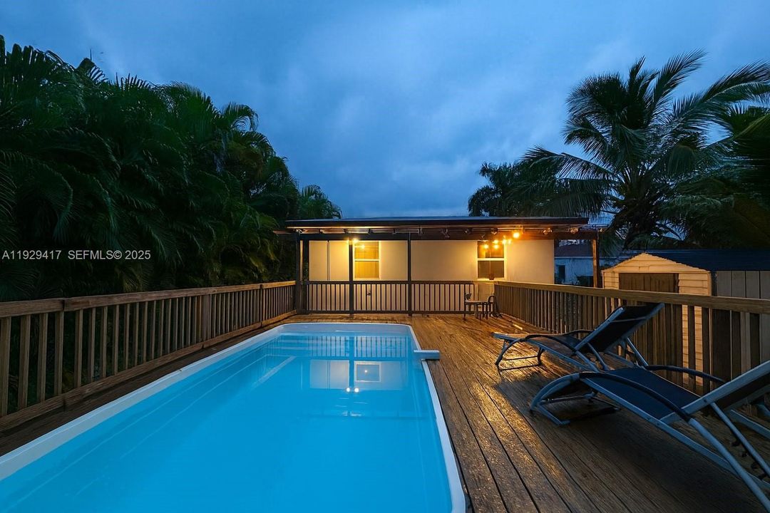 For Sale: $949,900 (4 beds, 2 baths, 1483 Square Feet)