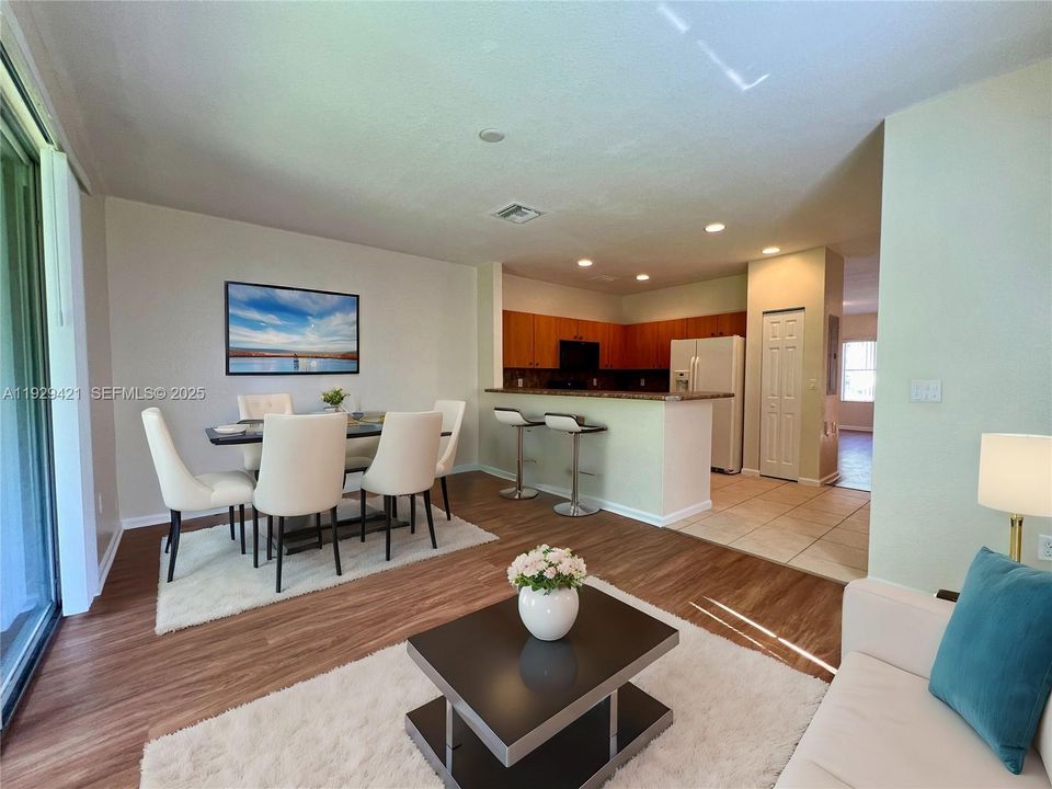 For Rent: $2,900 (3 beds, 2 baths, 1423 Square Feet)