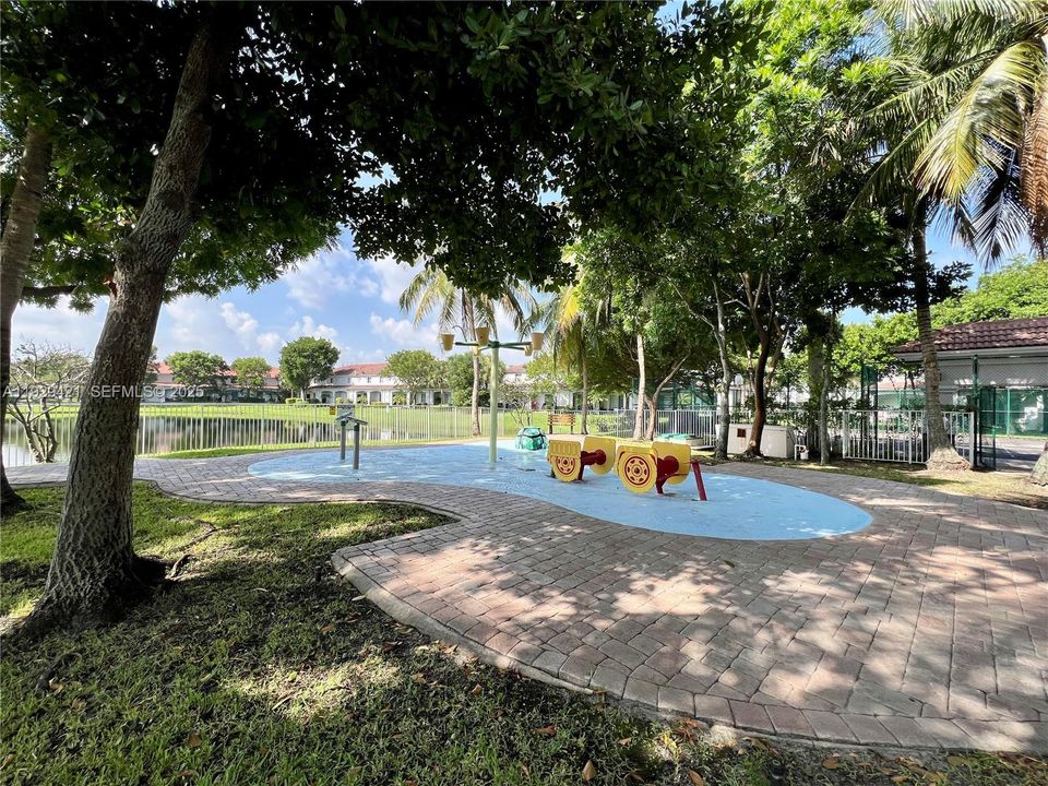 For Rent: $2,900 (3 beds, 2 baths, 1423 Square Feet)