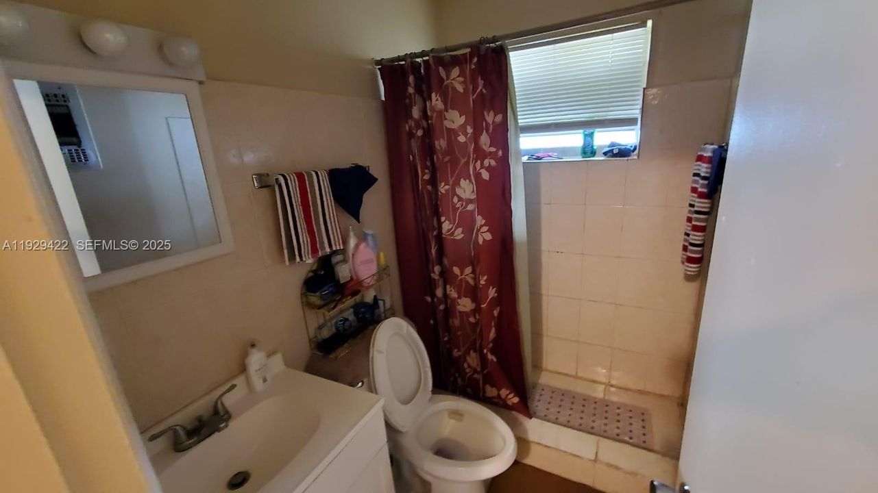 For Sale: $335,000 (3 beds, 1 baths, 720 Square Feet)