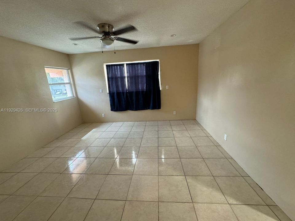 For Sale: $385,000 (5 beds, 2 baths, 1620 Square Feet)