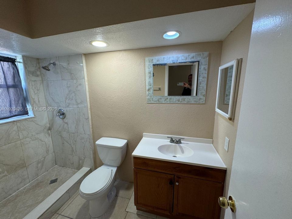 For Sale: $385,000 (5 beds, 2 baths, 1620 Square Feet)