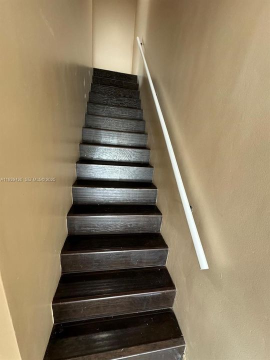 For Sale: $385,000 (5 beds, 2 baths, 1620 Square Feet)