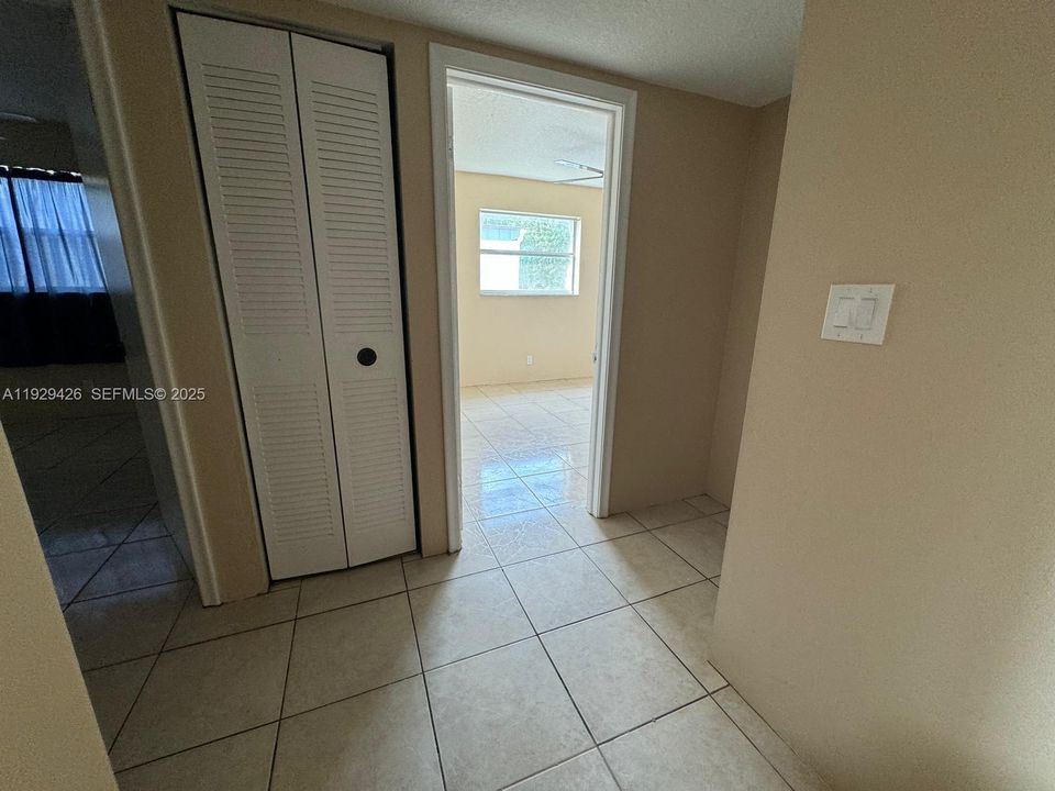 For Sale: $385,000 (5 beds, 2 baths, 1620 Square Feet)