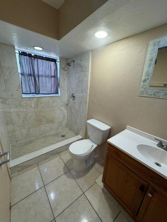 For Sale: $385,000 (5 beds, 2 baths, 1620 Square Feet)