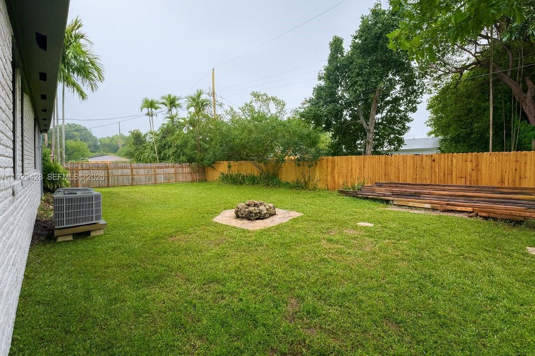 For Rent: $1,900 (1 beds, 1 baths, 650 Square Feet)