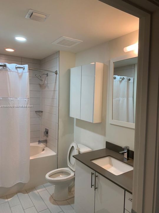 В аренду: $3,500 (2 спален, 2 ванн, 1384 Квадратных фут)