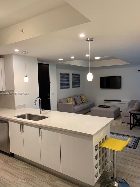 В аренду: $3,500 (2 спален, 2 ванн, 1384 Квадратных фут)