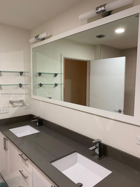 В аренду: $3,500 (2 спален, 2 ванн, 1384 Квадратных фут)